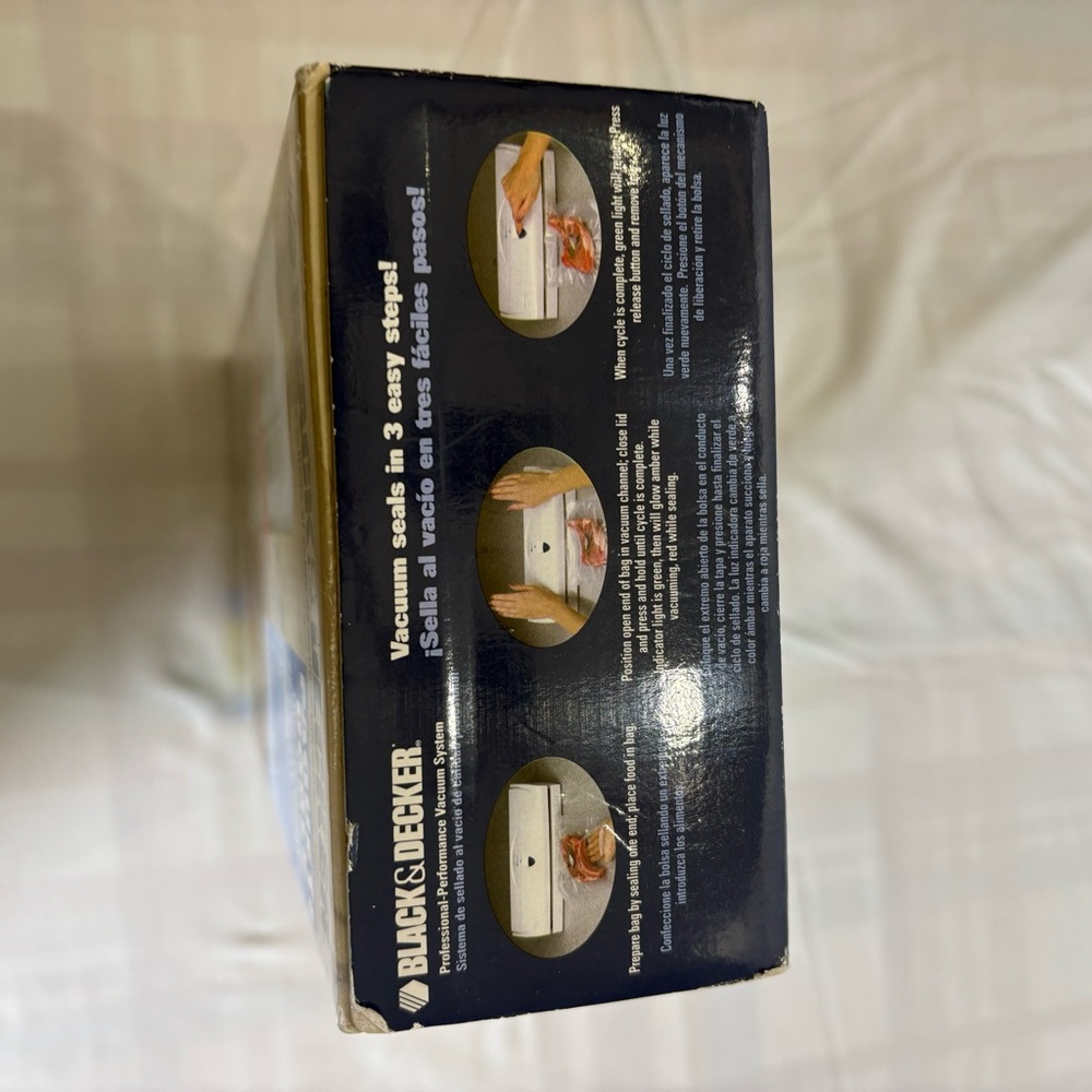 Black & Decker VB300 Vacuum Sealer Bags Twin Pack 11” x 18ft Rolls - Picture 6 of 7